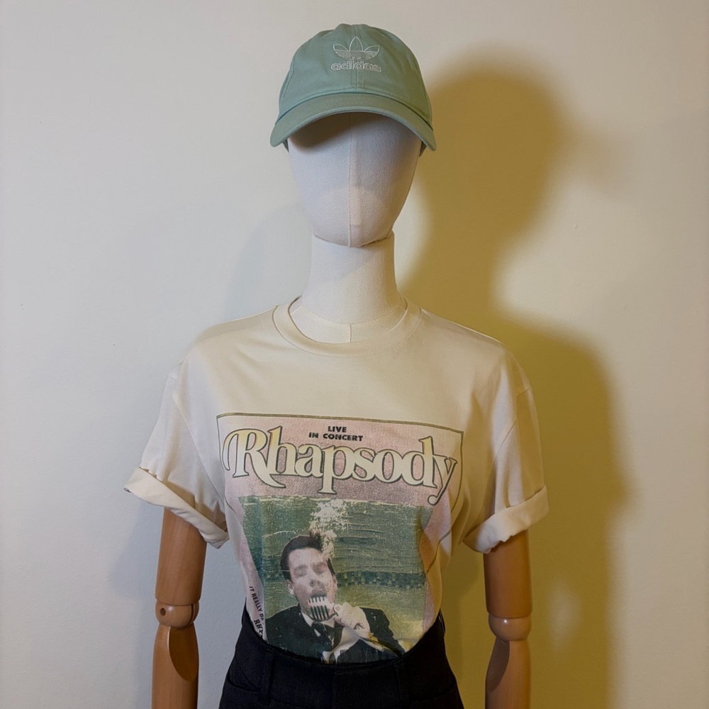 Unisex Cream Graphic T-Shirt – Size M